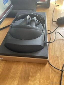 Meta Quest Pro – VR brýle, perfektní stav – 7000 Kč