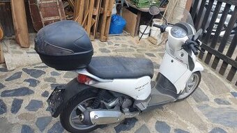Aprilia Scarabeo 125ie, r.v.2011
