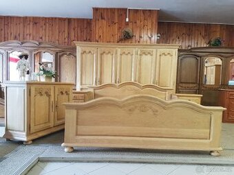 KOMPLETNĚ CELODŘEVĚNÁ DUBOVÁ LOŽNICE I ZADNÍ DESKY SKŘÍNĚ