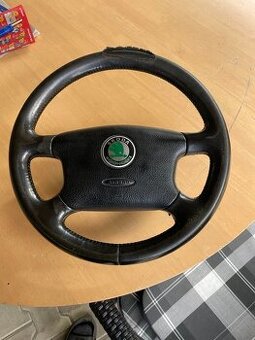 Volant s airbagem