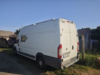 Obytná dodavka, plně soběstačná s velkou garáží
