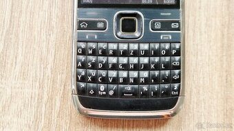 Nokia E72