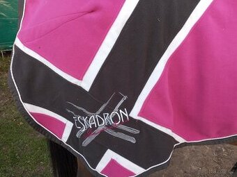 Eskadron růžová čabraka full koupím