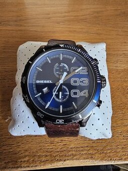 Hodinky DIESEL, model DZ 4312