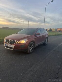 Volvo XC60 2.4 D AWD 4x4, manuál, STK 10/2027, tažné