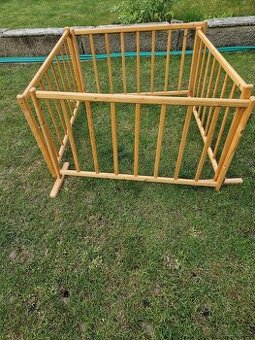 Dětská zábrana / ohrádka