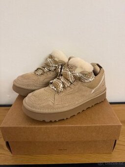 UGG lowmel Sand