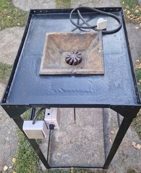 Prodám lehkou polní výheň na 220V s regulací otáček