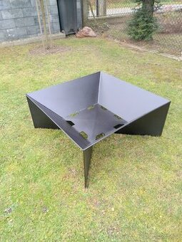 masivní zahradní krbový gril