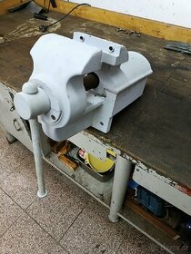 Velký zámečnický svěrák