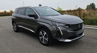 Predám Peugeot 5008 96kw benzín Allure AT, 7 miestne r.2023