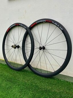 Karbonová zapletená silniční kola MAX1 1150g