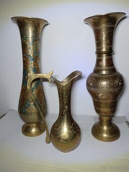 Stará mosazná sada 2x váza + karafa, Orient