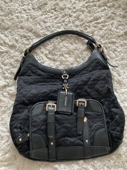 Kabelka HUGO BOSS pc 4200,- Kč