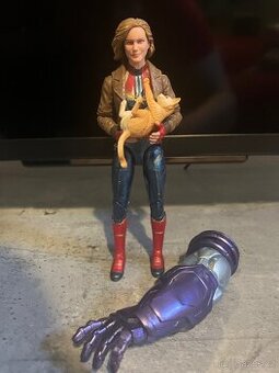 Marvel Legends Captain Marvel