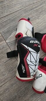 Hokejová helma + lokty