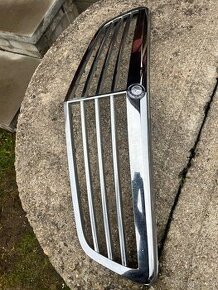 Chromova cast masky Mercedes-Benz W204 C-klasse