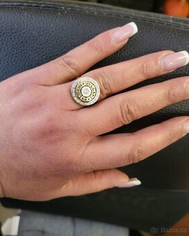 Exkluzívní zlaty prsten z diamanty Bvlgari