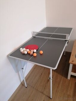 Stůl na stolní tenis- ping pong