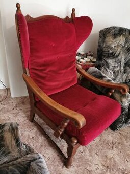 Staré křeslo ušák