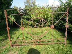 Prodám starožitné kované zábradlí z roku 1892