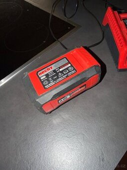 2x baterie 4Ah + nabíječka HECHT 40V Accu program