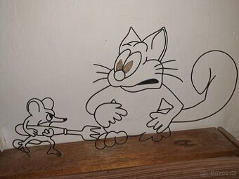 Drátěná plastika kočka a myš