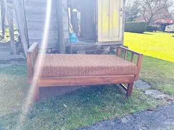 Funkcionalistický rozkládací gauč, typ Halabala. Cena dohoda