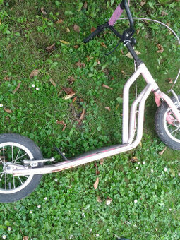 KOLOBEZKA NAFUKOVACI KOLA 12