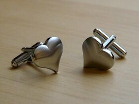Manžetové knoflíčky ve tvaru srdce, 2 kusy (1 pár)
