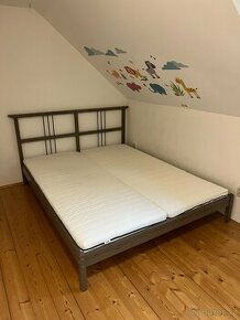 Dvoulůžková postel 167 x 209 cm - 1