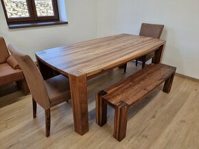 Nový ořech masiv jídelní stůl + 2 lavice + 2 židle