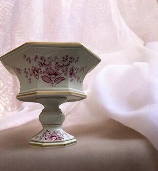 Prvorepubliková porcelánová mísa na noze