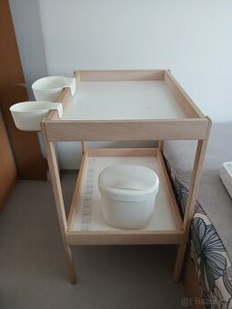 Přebalovací pult s koši IKEA