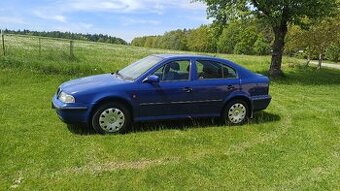 skoda octavie 1.6 benzin ( velmi pekna )