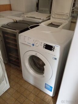 Automatická pračka Indesit se zárukou