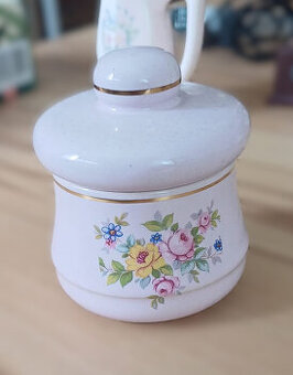 Růžový porcelán