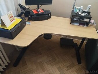 PC stůl