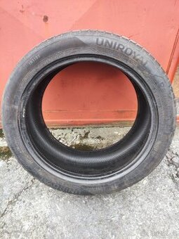 Pneu 275/45/19