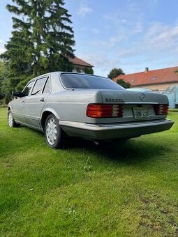 Mercedes-Benz 560 SEL
