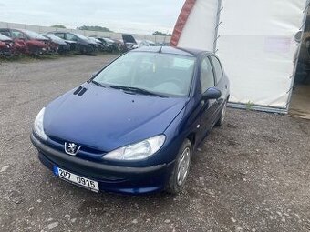 Peugeot 206 prodám náhradní díly z tohoto vozu