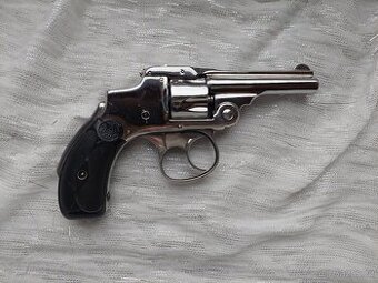 SMITH & WESSON Hammerless .32 S&W, pouzdro, náboje.