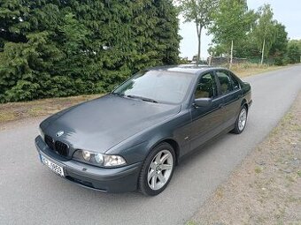BMW E39 528i Automat
