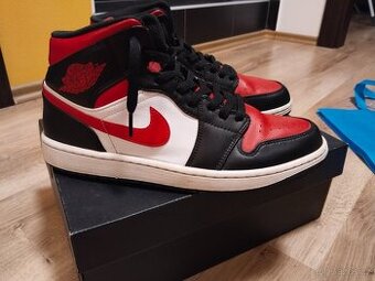 AIR JORDAN 1 MID 42,5 eu