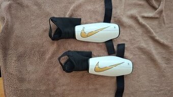 Dětské fotbalové chrániče Nike vel.S, 4-7let.