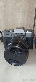 Fujifilm X-T20 + XF 18-55mmF 2.8-4 R LM OIS s příslušenstvím