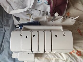 Šicí stroj Singer Overlock