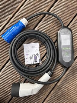 Nabíječka pro elektromobily RTSKY