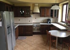 Rustikální použitá kuchyneprotebe se spotřebiči