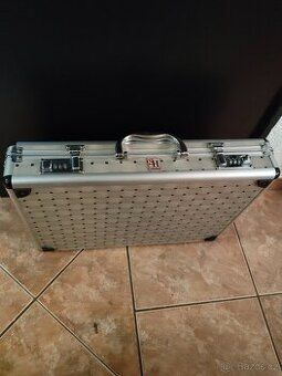 Sada kuchyňských nožů a příborů